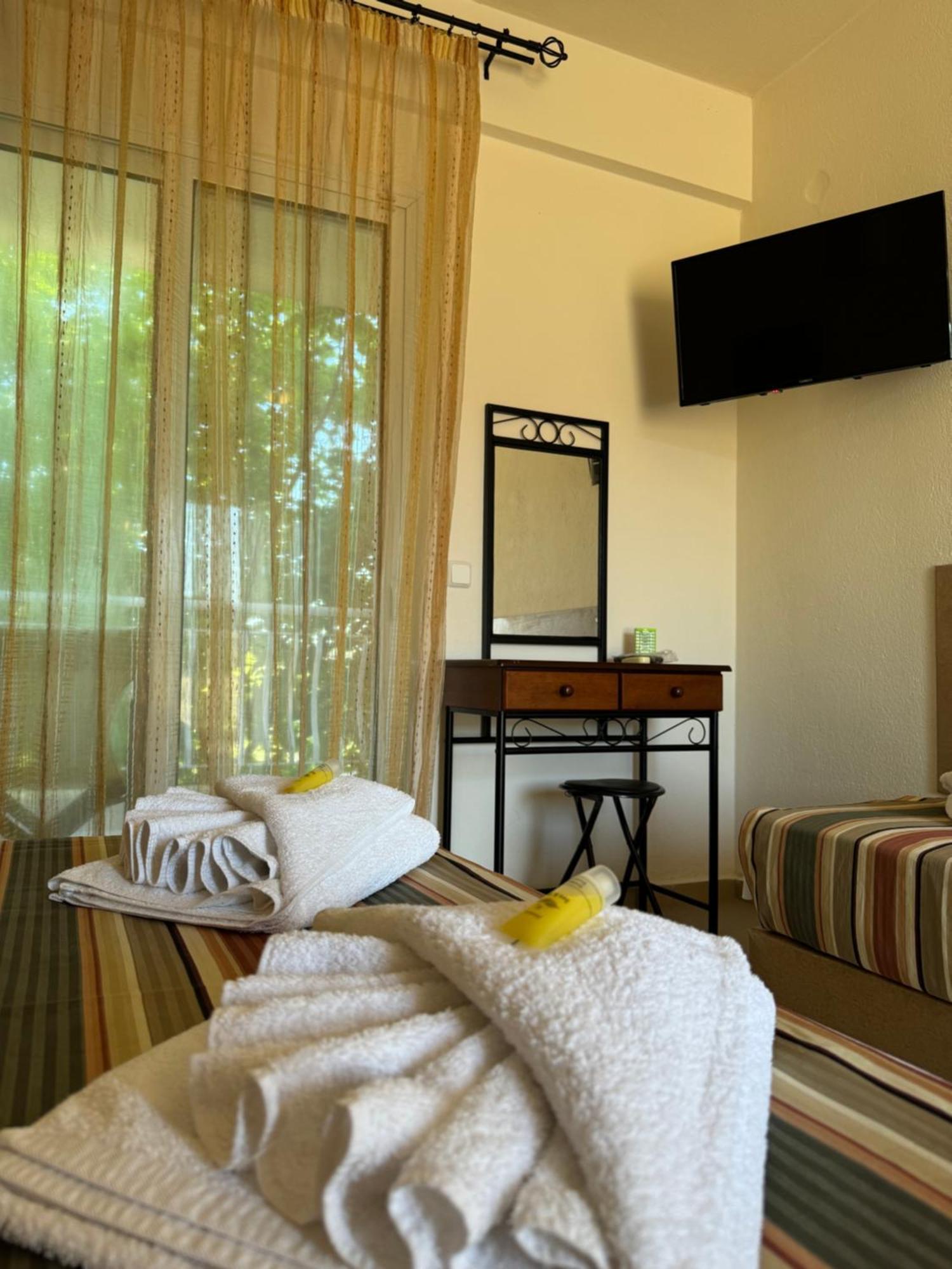 Hotel Dafnes House Fourka Exterior foto