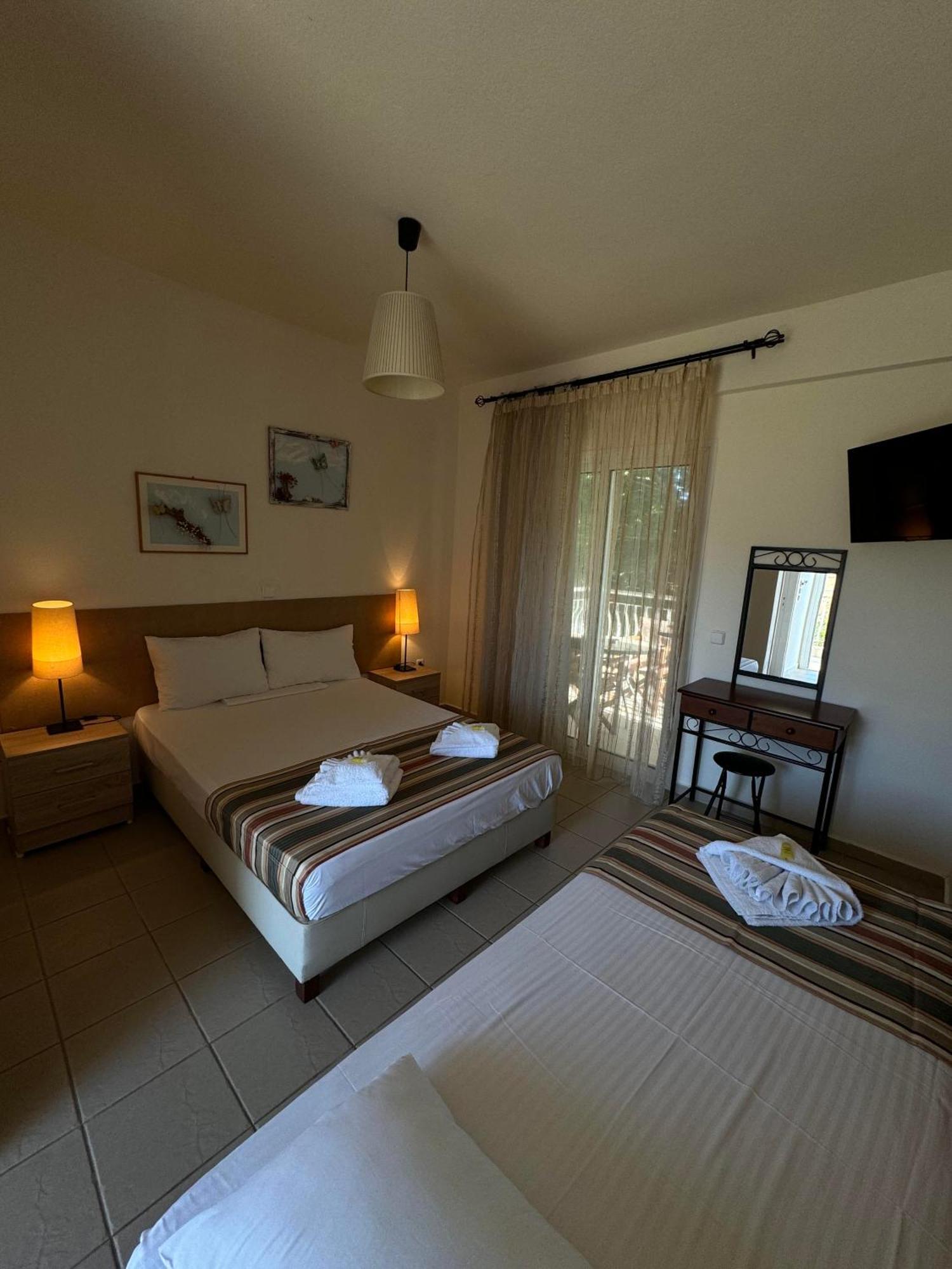 Hotel Dafnes House Fourka Habitación foto