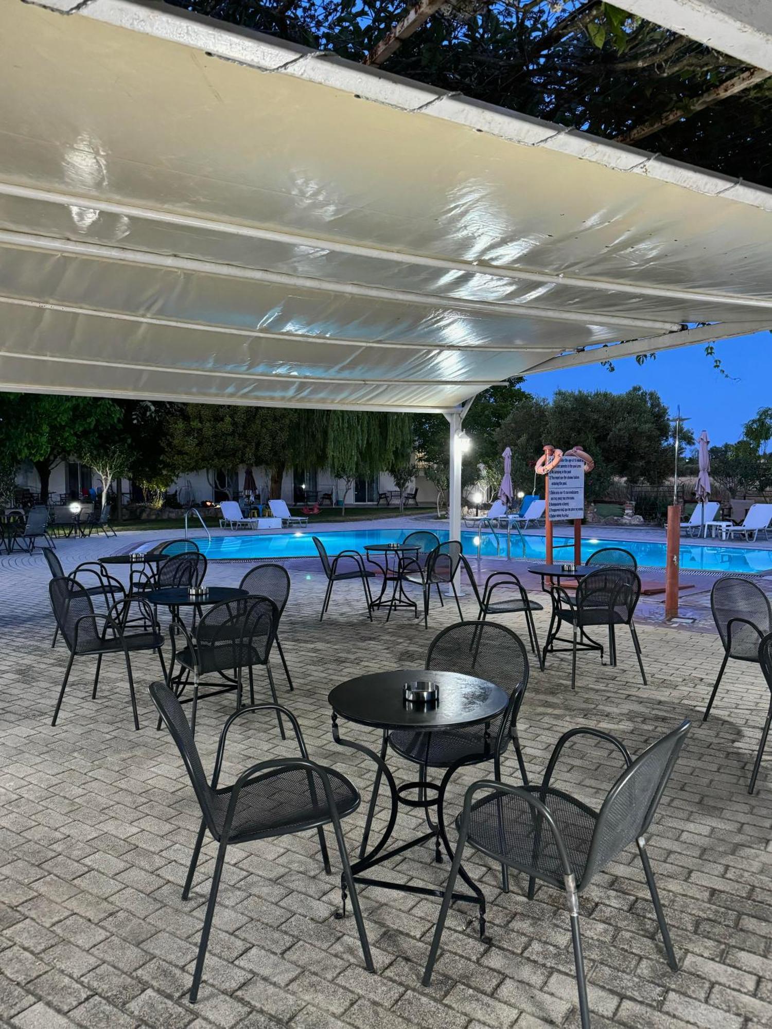 Hotel Dafnes House Fourka Exterior foto