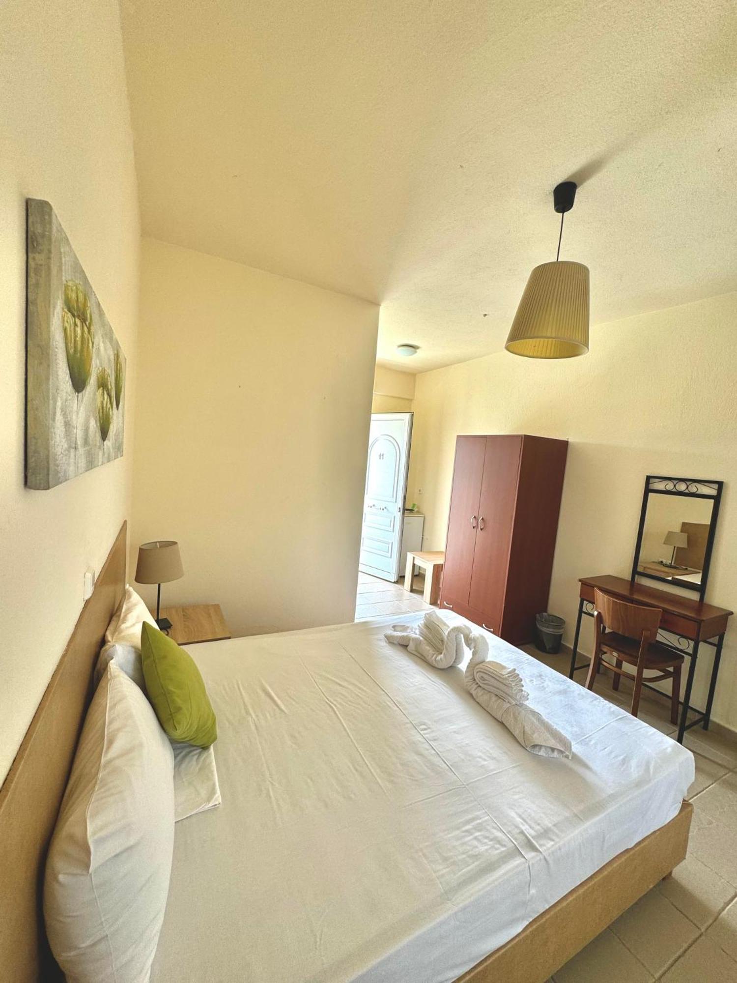 Hotel Dafnes House Fourka Exterior foto